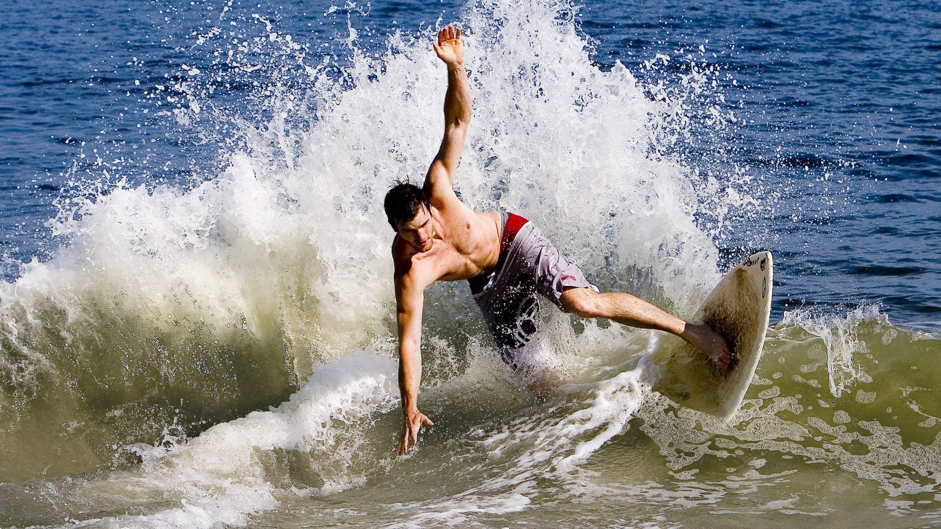 fb体育中国官网-女将赛后激动落泪 场面感人，女将战死阵亡